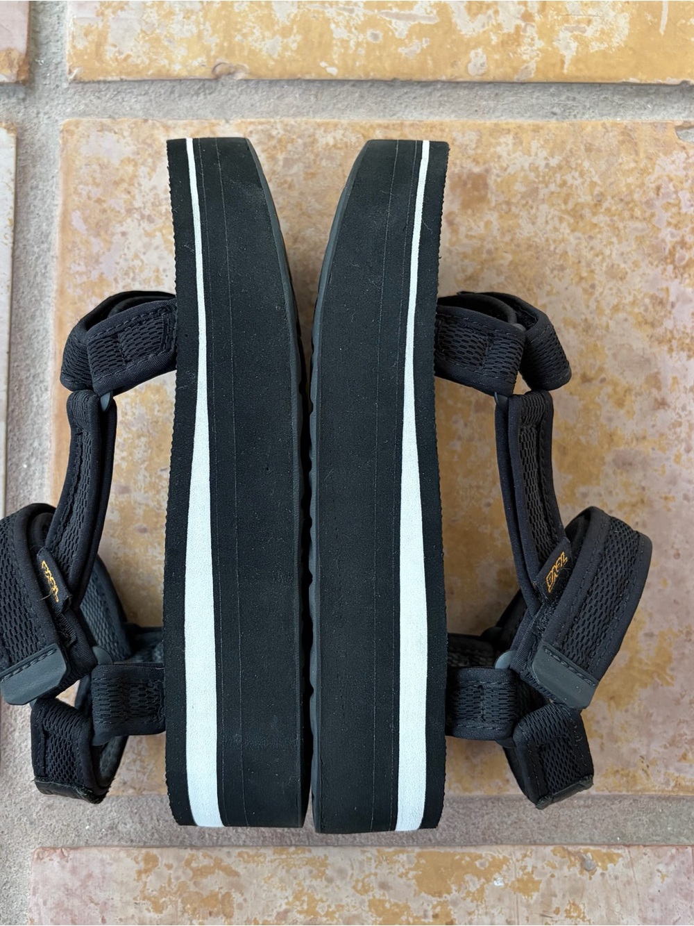 Teva Black & White 1102451 Platform Sandals Women’s 7, Sporty, Casual, Hippie - Picture 3 of 15